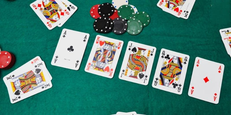 Hướng dẫn luật chơi cơ bản game bài Poker